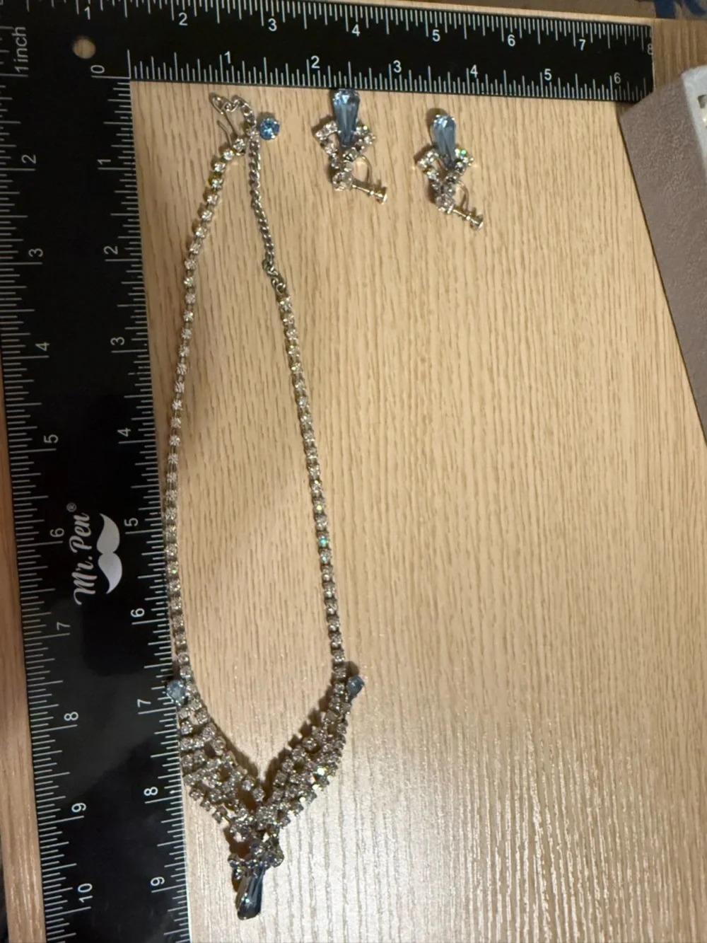 Vintage Silver Tone Blue Rhinestone Bib Necklace and Screw Back Earrings‎ Set